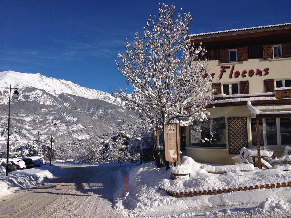 Hotel Les Flocons Le Sauze Buitenkant foto