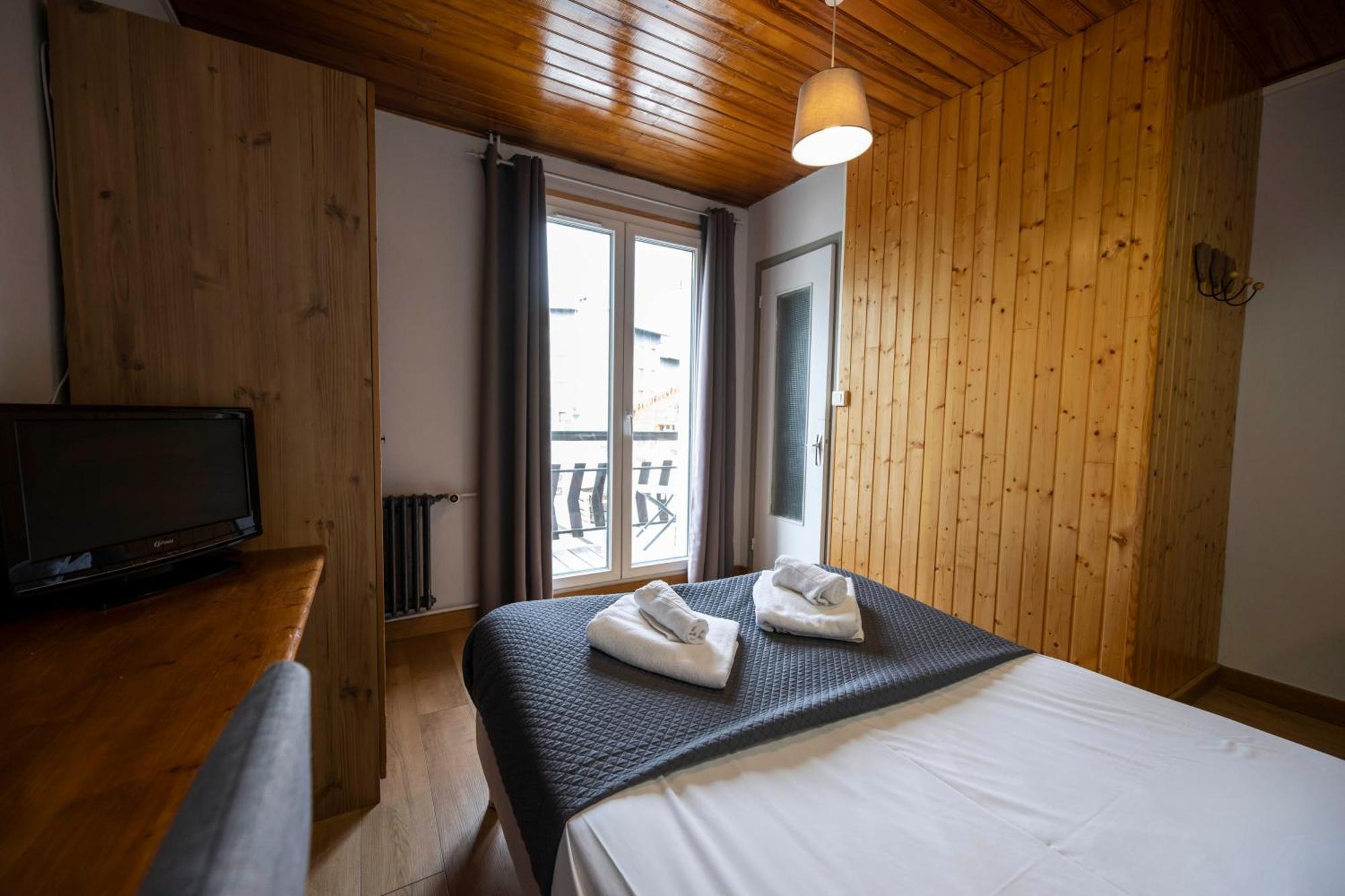 Hotel Les Flocons Le Sauze Buitenkant foto