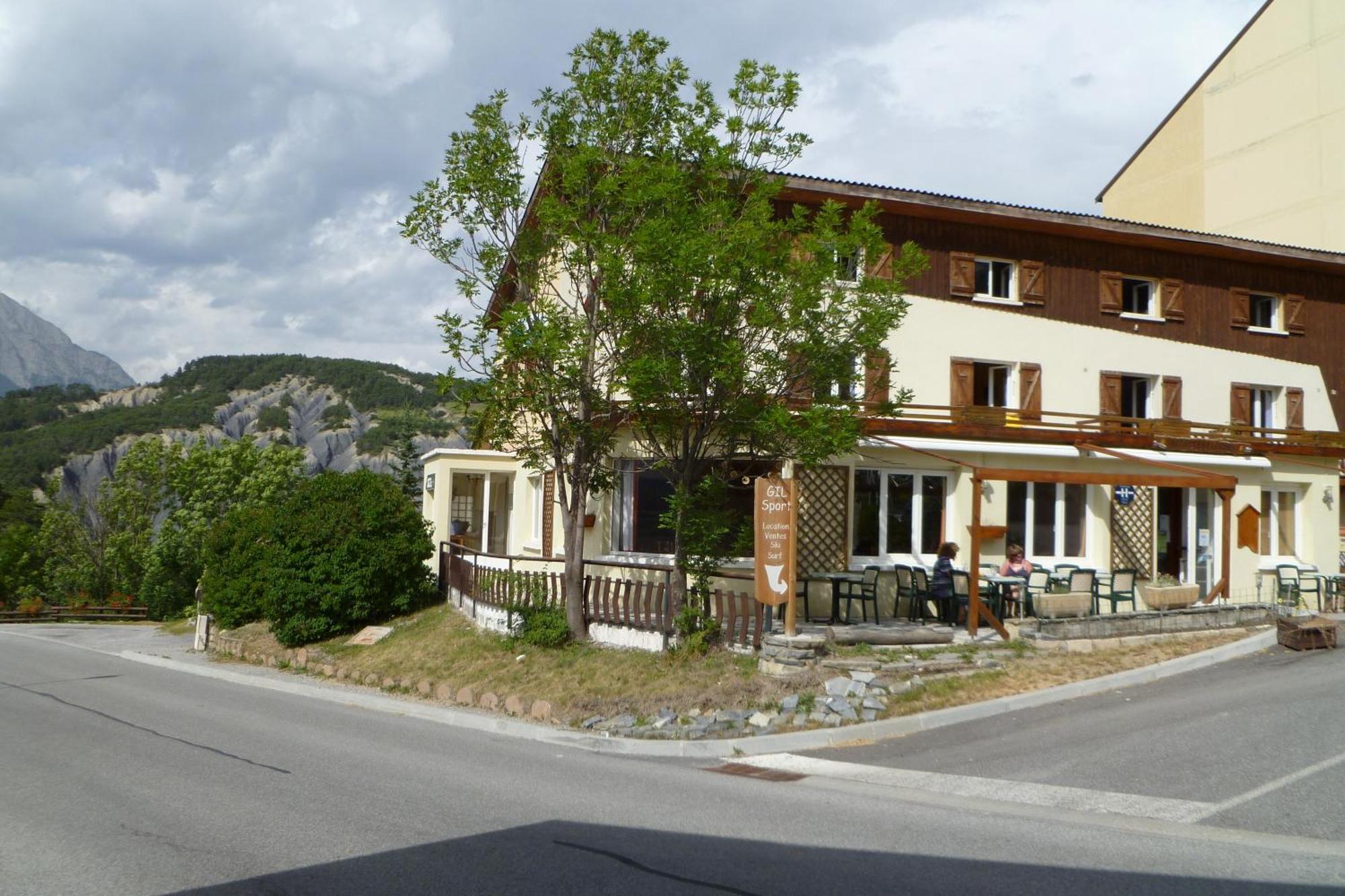 Hotel Les Flocons Le Sauze Buitenkant foto