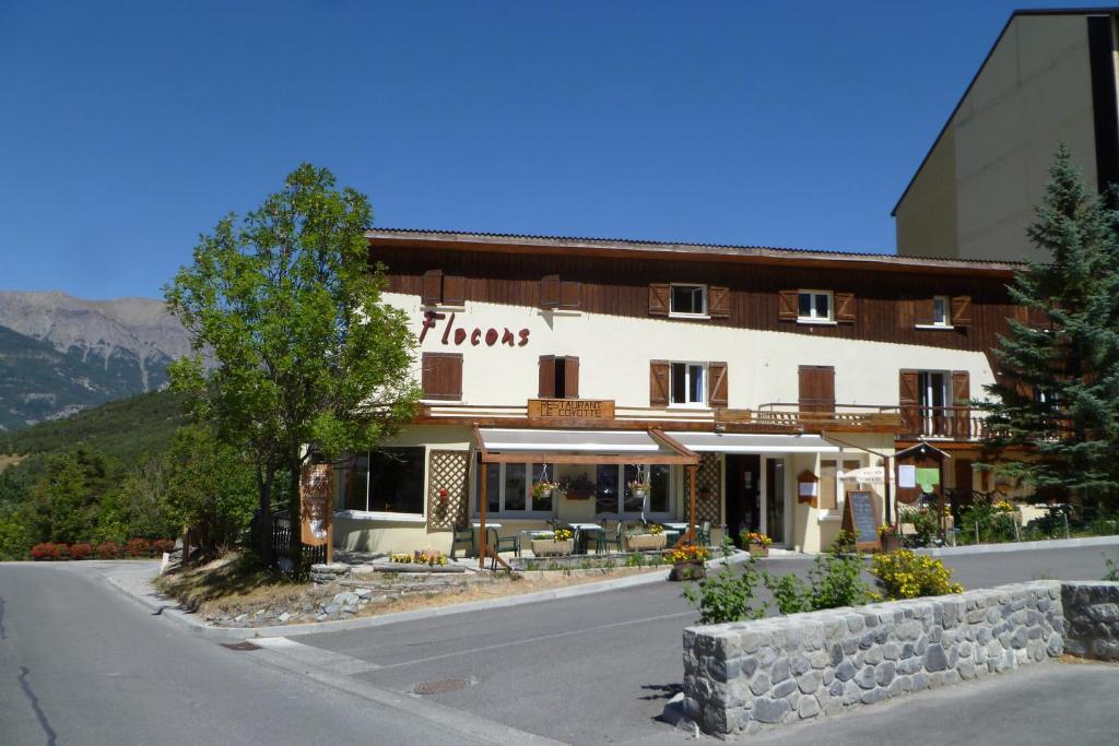 Hotel Les Flocons Le Sauze Buitenkant foto