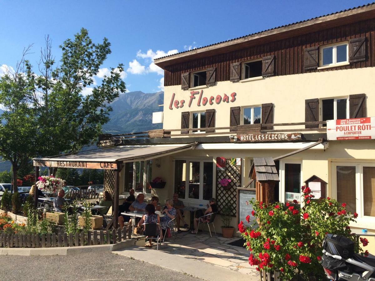 Hotel Les Flocons Le Sauze Buitenkant foto