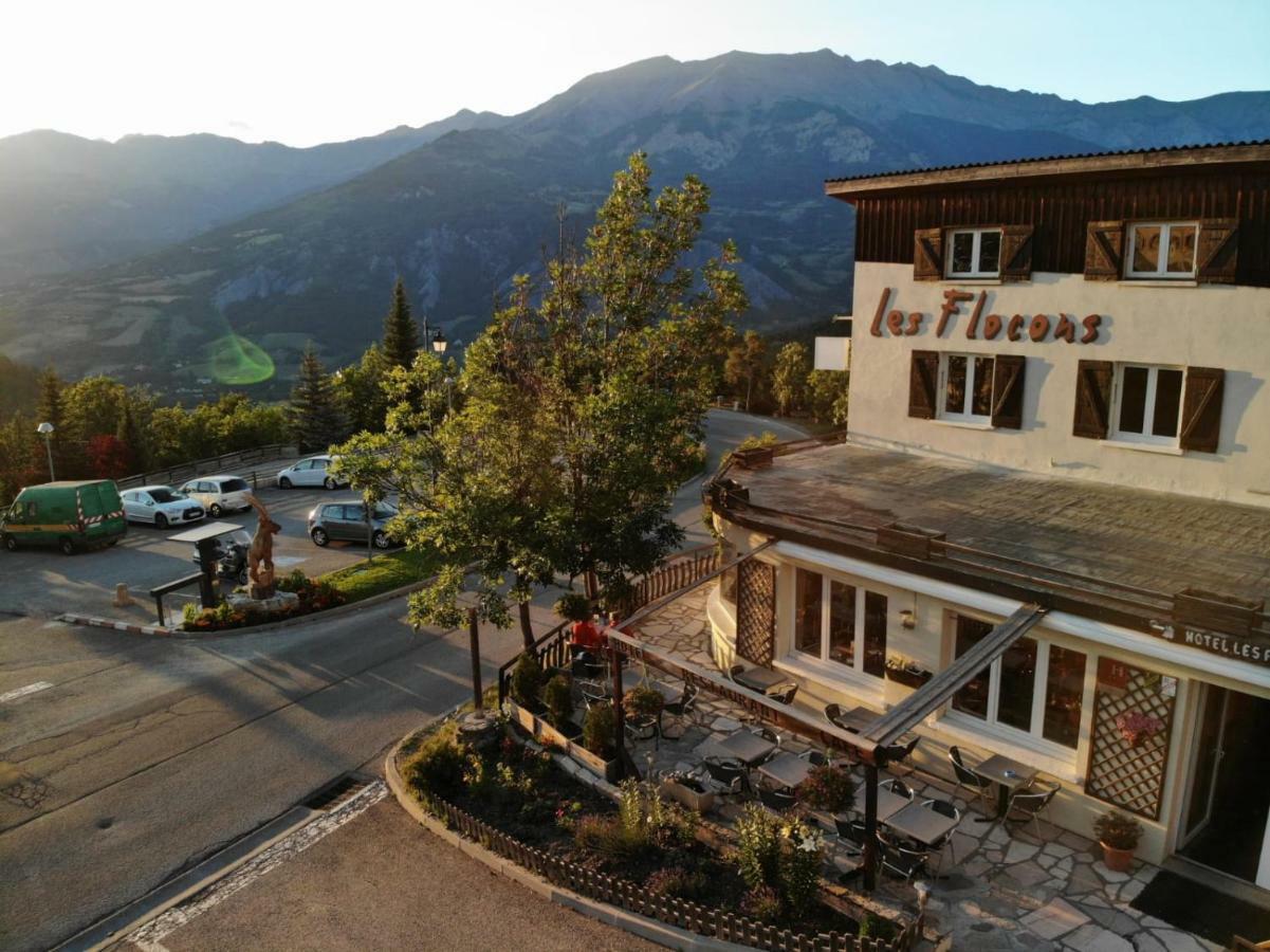 Hotel Les Flocons Le Sauze Buitenkant foto