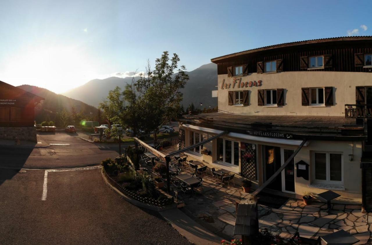 Hotel Les Flocons Le Sauze Buitenkant foto